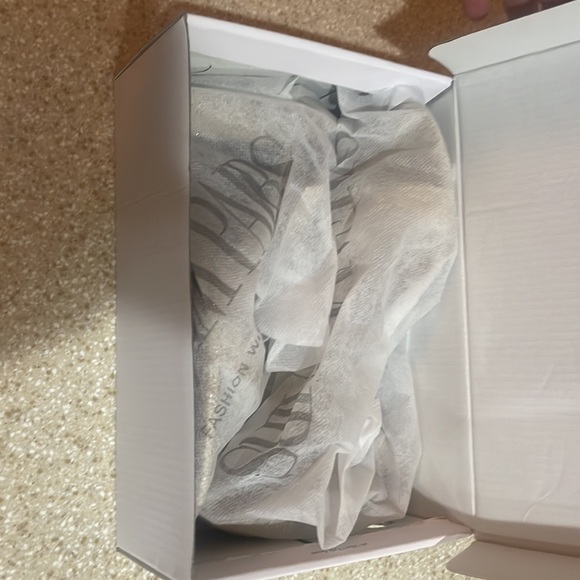 Dream Paris, gold, glitter, chunk heels size 7.5 - Picture 5 of 5